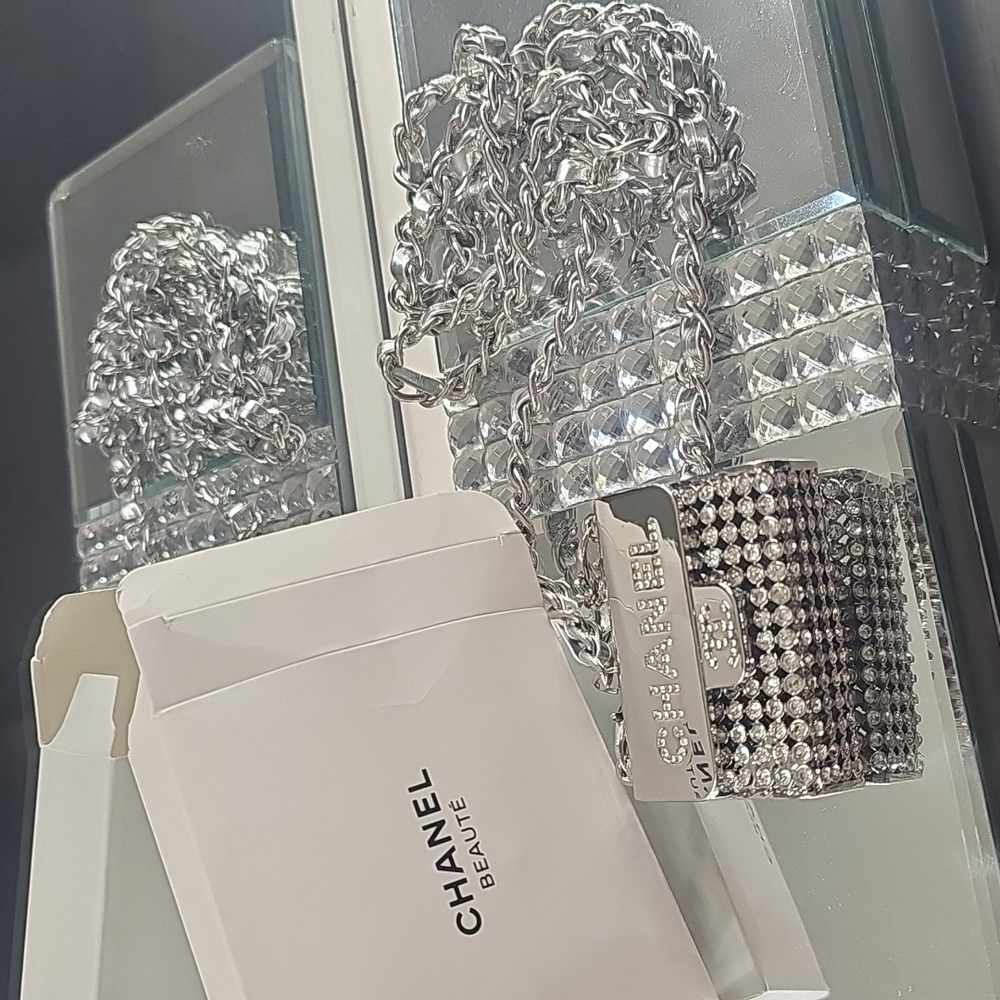 NWOT Chanel Silver Mini Bag Necklace - Picture 8 of 8